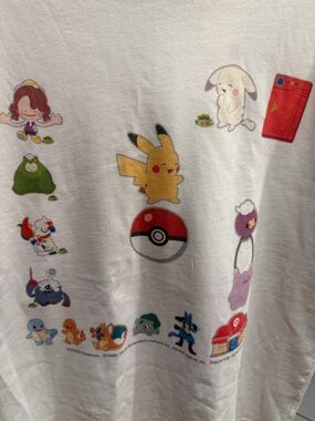 Uniqlo Unisex White Cotton Crew Neck Pokémon Tee with Red UT Print